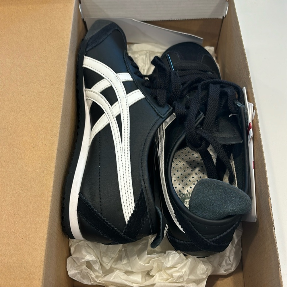 Onitsuka tiger Mexico 66. wmns size comp to 7. Nwt US 4.5, UK 3.5, mm 230 (2.5)